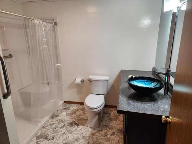 Building Photo - 336 Woodridge Pl