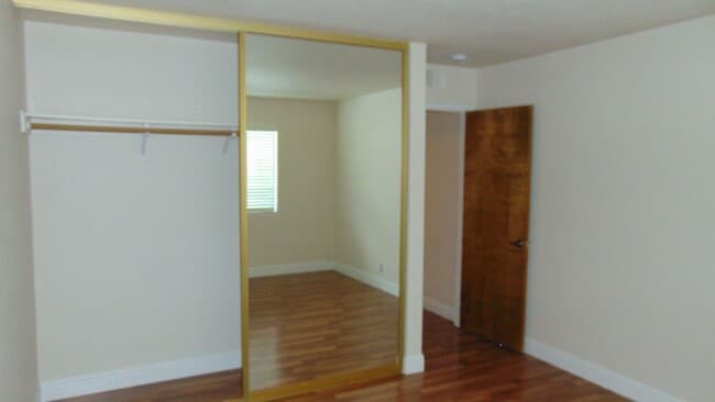 Building Photo - Lakefront Condo