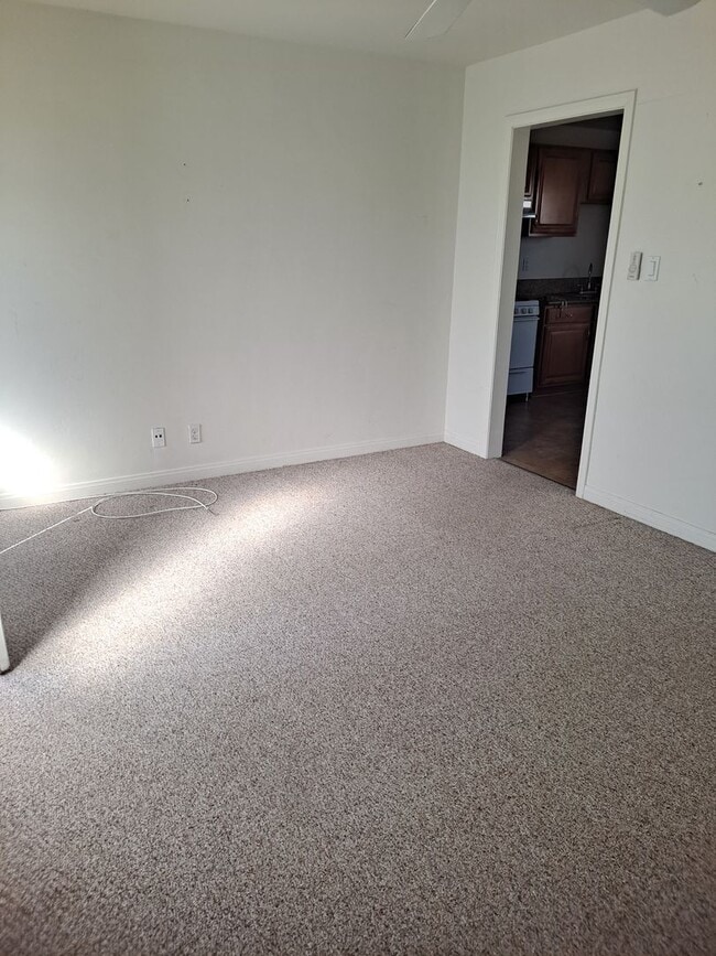 Building Photo - OLD TORRANCE 1 BDRM APT FOR LEASE!