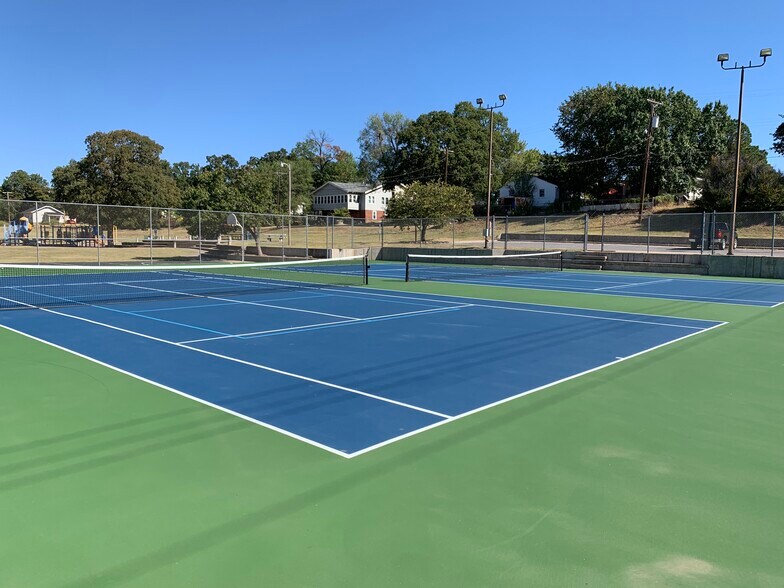 Building Photo - 1016 N Roosevelt Ave