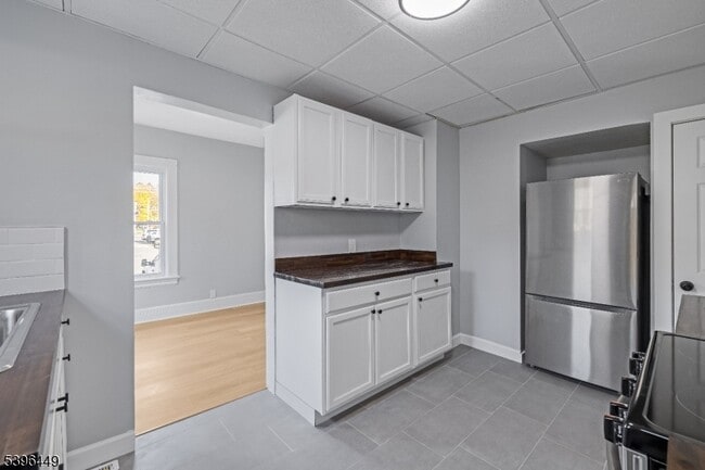 Building Photo - 8 Woodside Ave