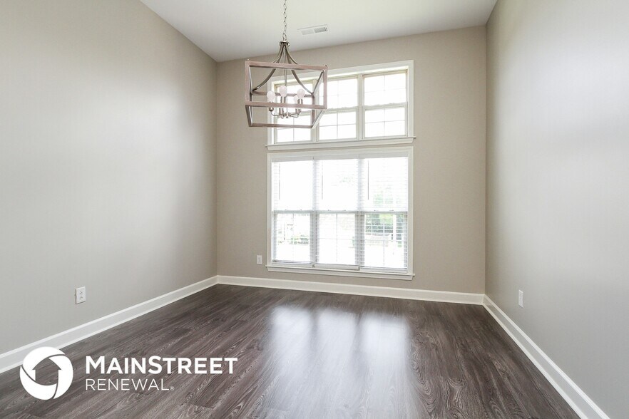 Building Photo - 2737 Aston Woods Ln