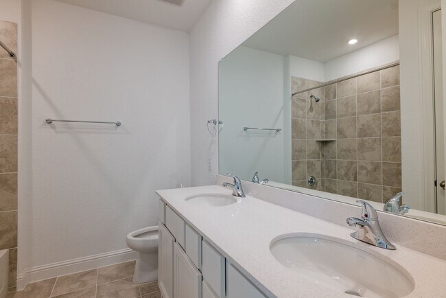 Building Photo - 1040 Villa Rialto View