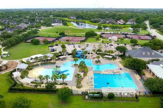 Building Photo - 1510 Park Path Dr