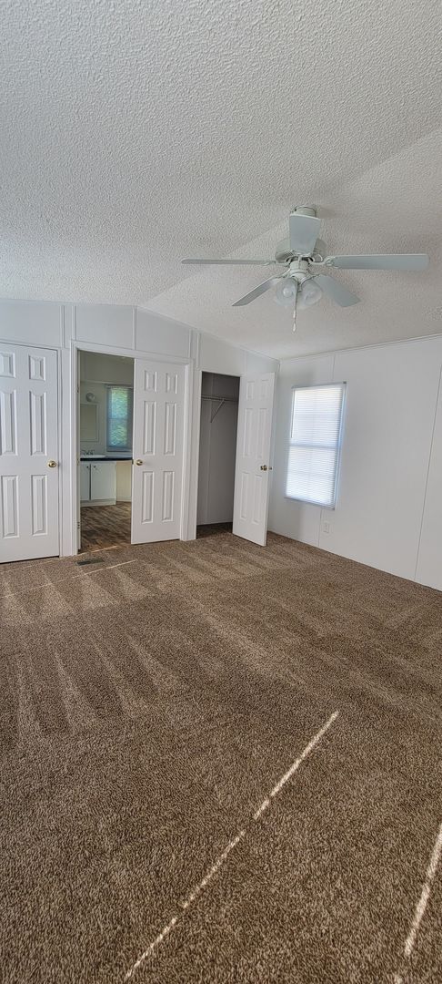 Building Photo - Ready to Move in