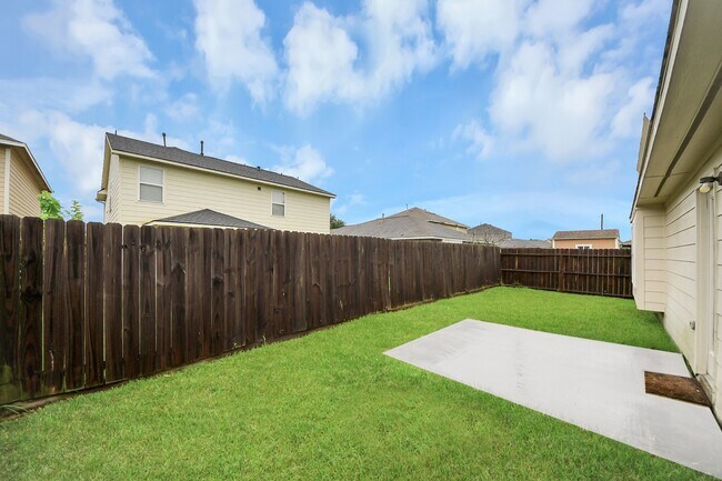 Building Photo - 2222 Summit Meadow Dr