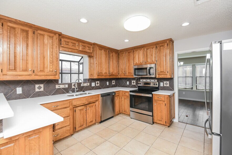 Building Photo - 2008 Hunter Glade Ln