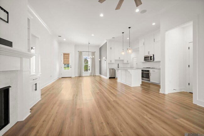 Building Photo - 39262 Bridge Path Ln