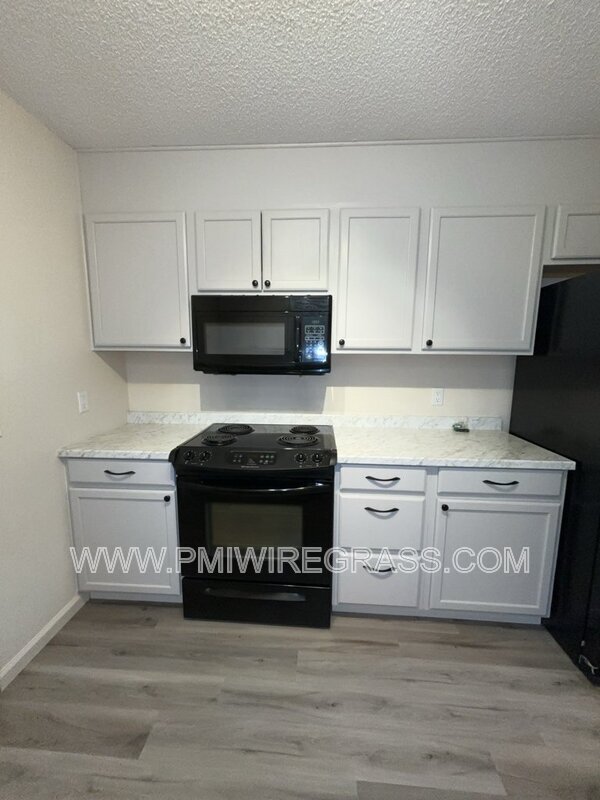 Building Photo - 214 Brookside Ln