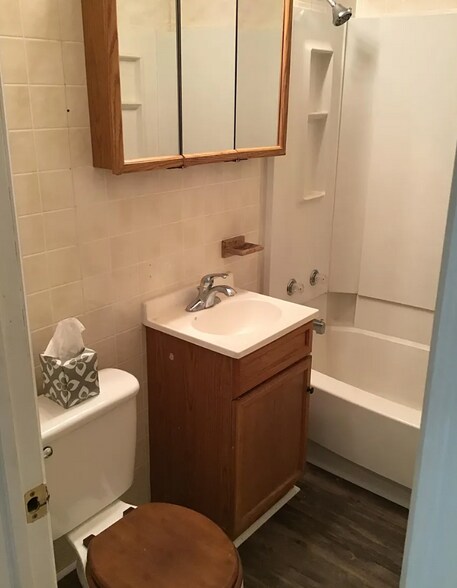 Building Photo - 208 E 34th St