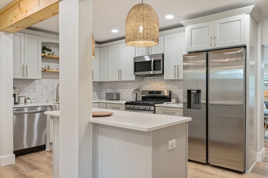 Building Photo - 111 Patton Dr NE