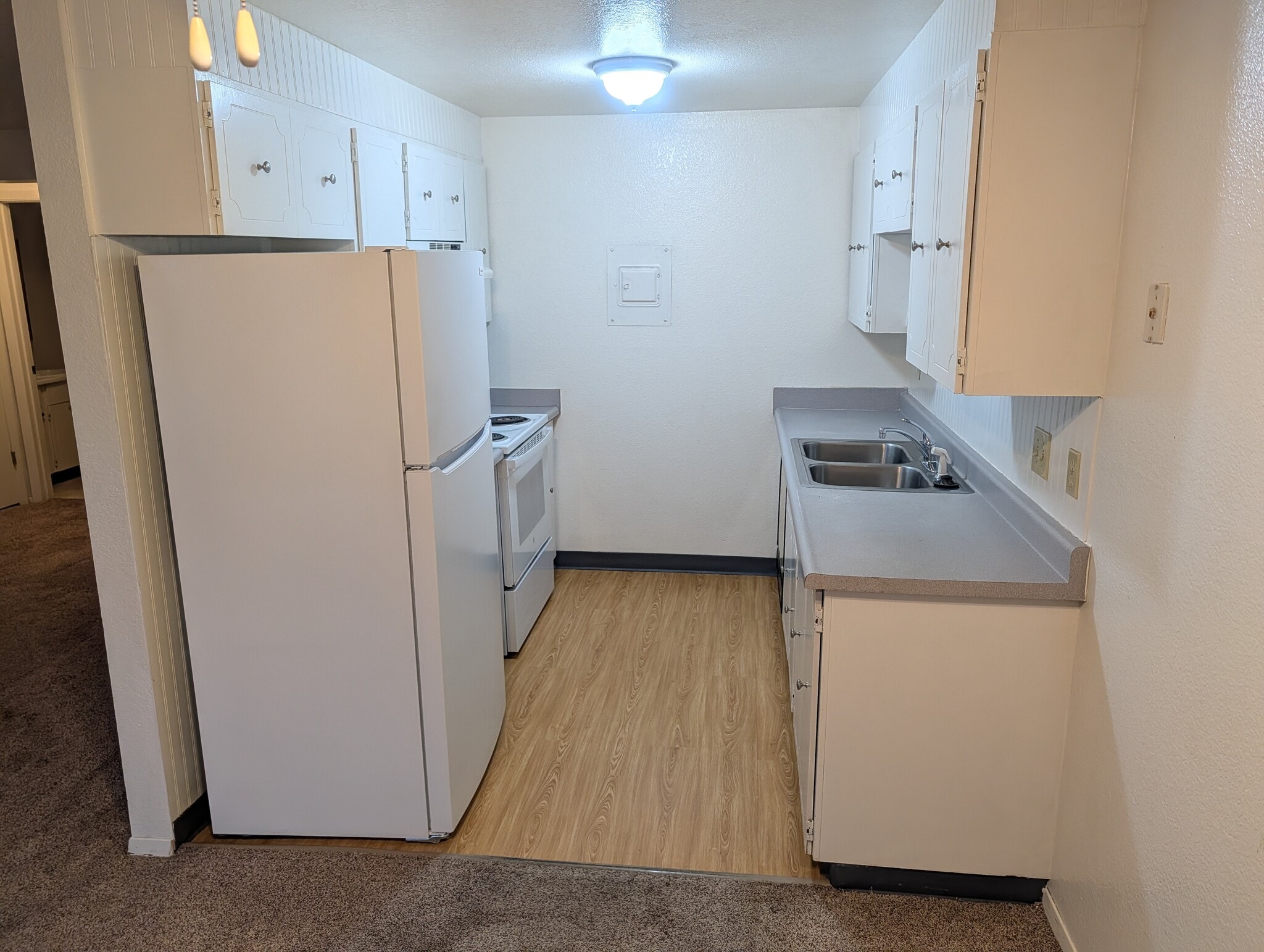 Building Photo - 5453 Camelot Dr