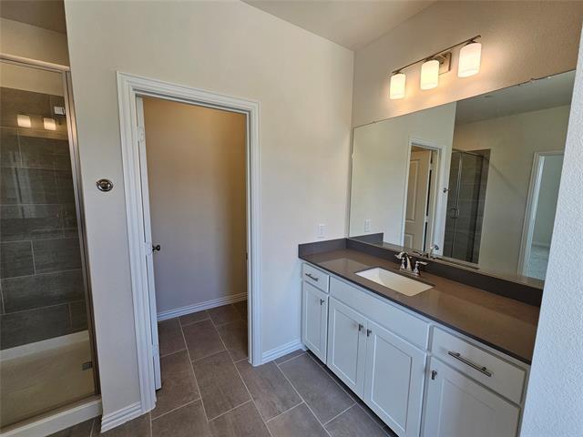 Building Photo - 2800 Jacaranda Dr