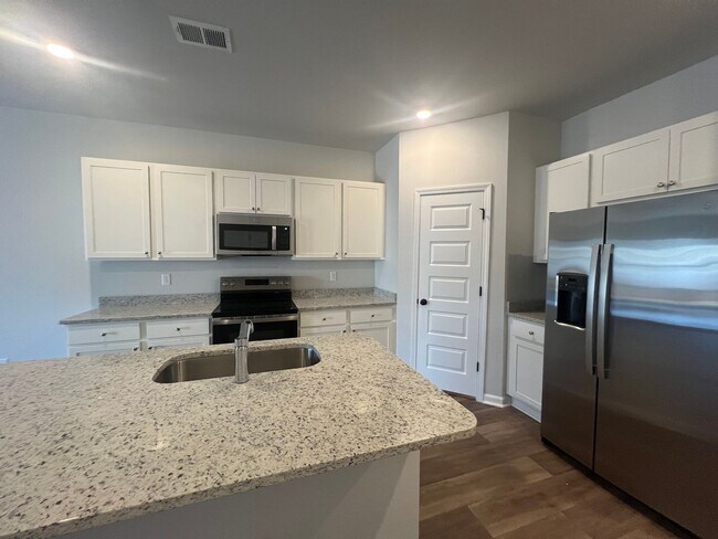 Building Photo - COLLINS WALK IN CONWAY