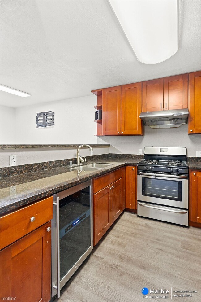 Building Photo - 3 br, 2 bath Condo - 17 Kiska Rd