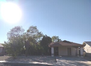 Building Photo - NO HOA- **NEW INTERIOR PAINT AND NEW FLOOR...