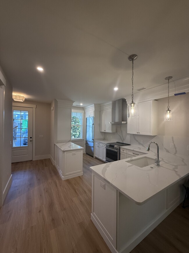 Building Photo - 209 Halyard Dr