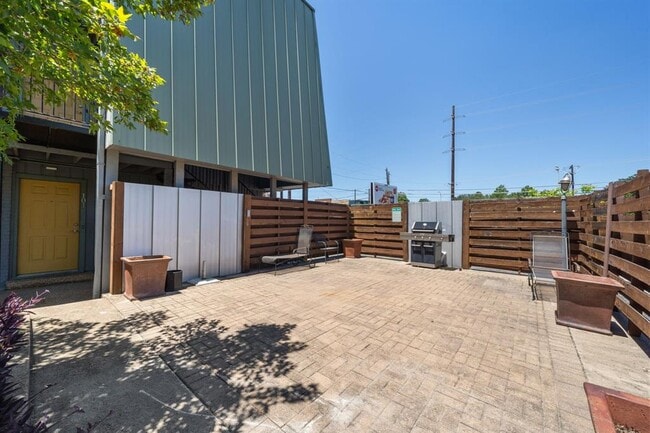 Building Photo - 3815 Guadalupe St
