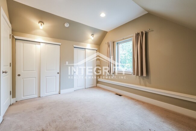 Building Photo - 3622 W 29th Ave