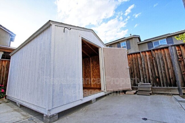 Building Photo - 703 N Marquis Way