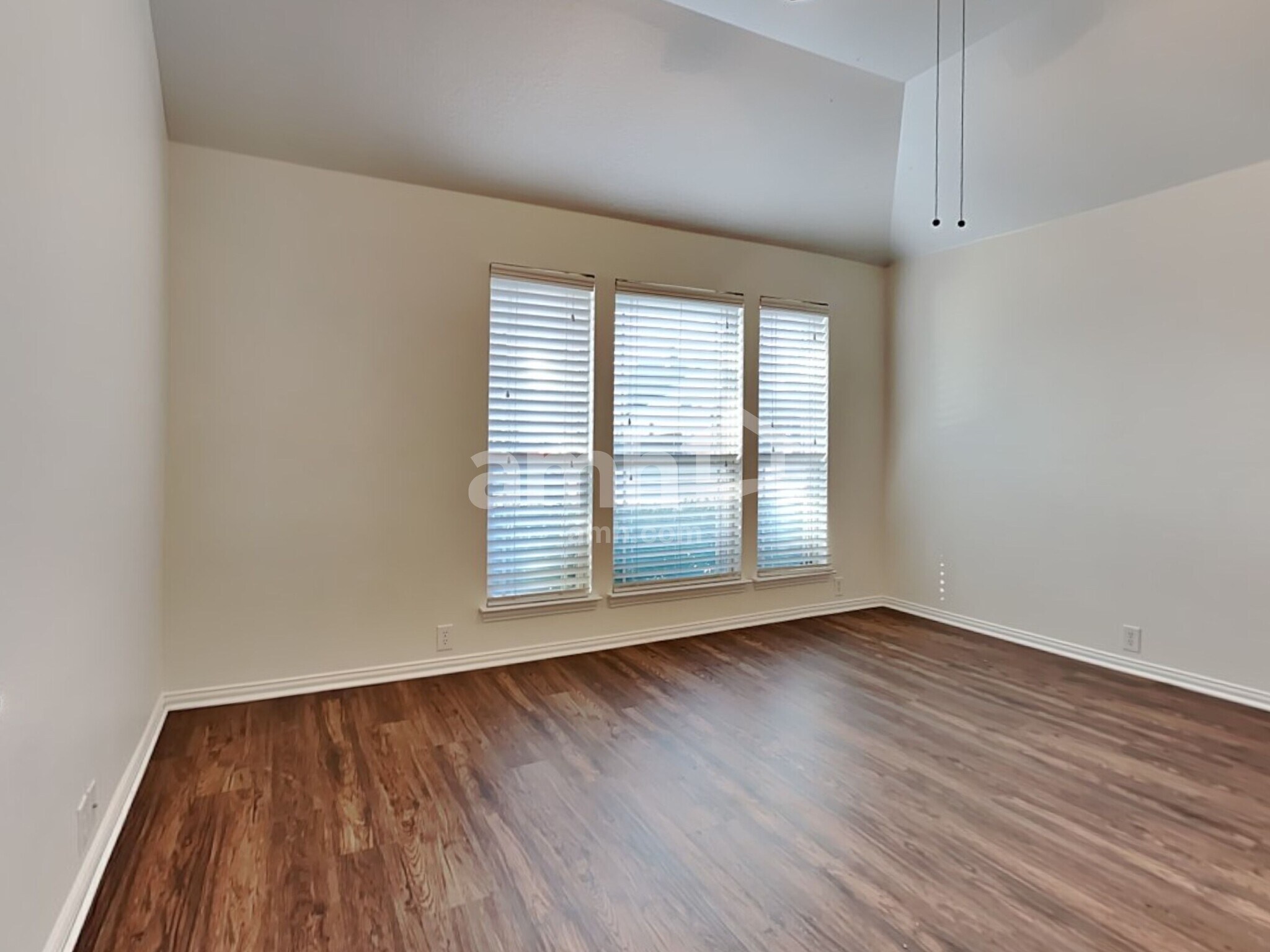 Building Photo - 625 Vickie St