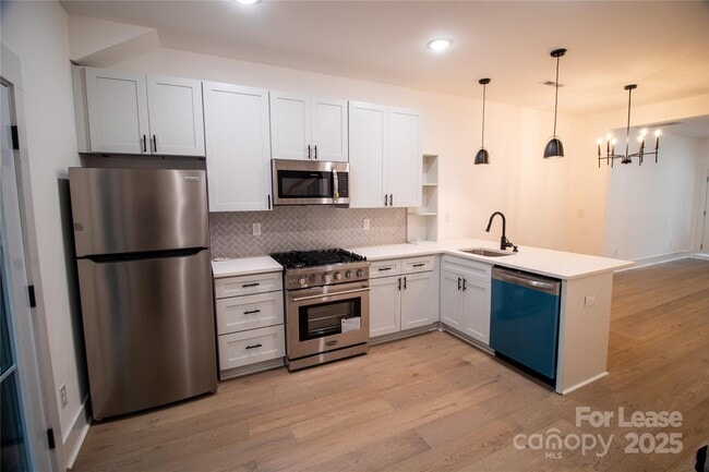 Building Photo - 603 Church St