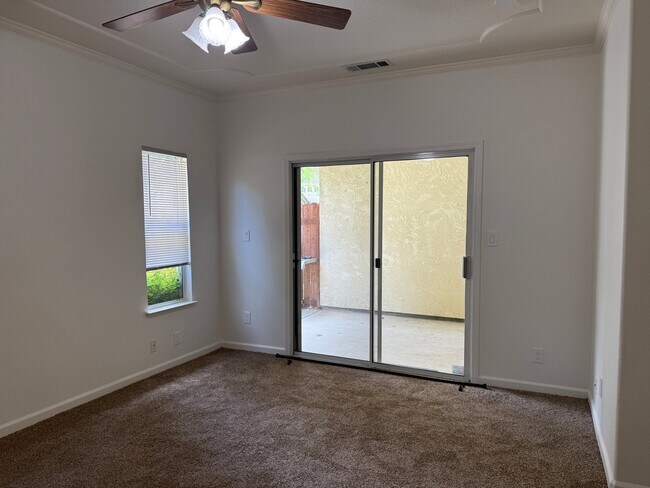 Building Photo - 1296 Woodhaven Ln