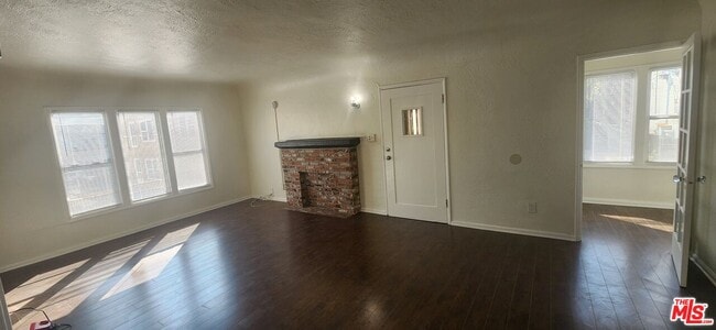 Building Photo - 1129 Queen Anne Pl