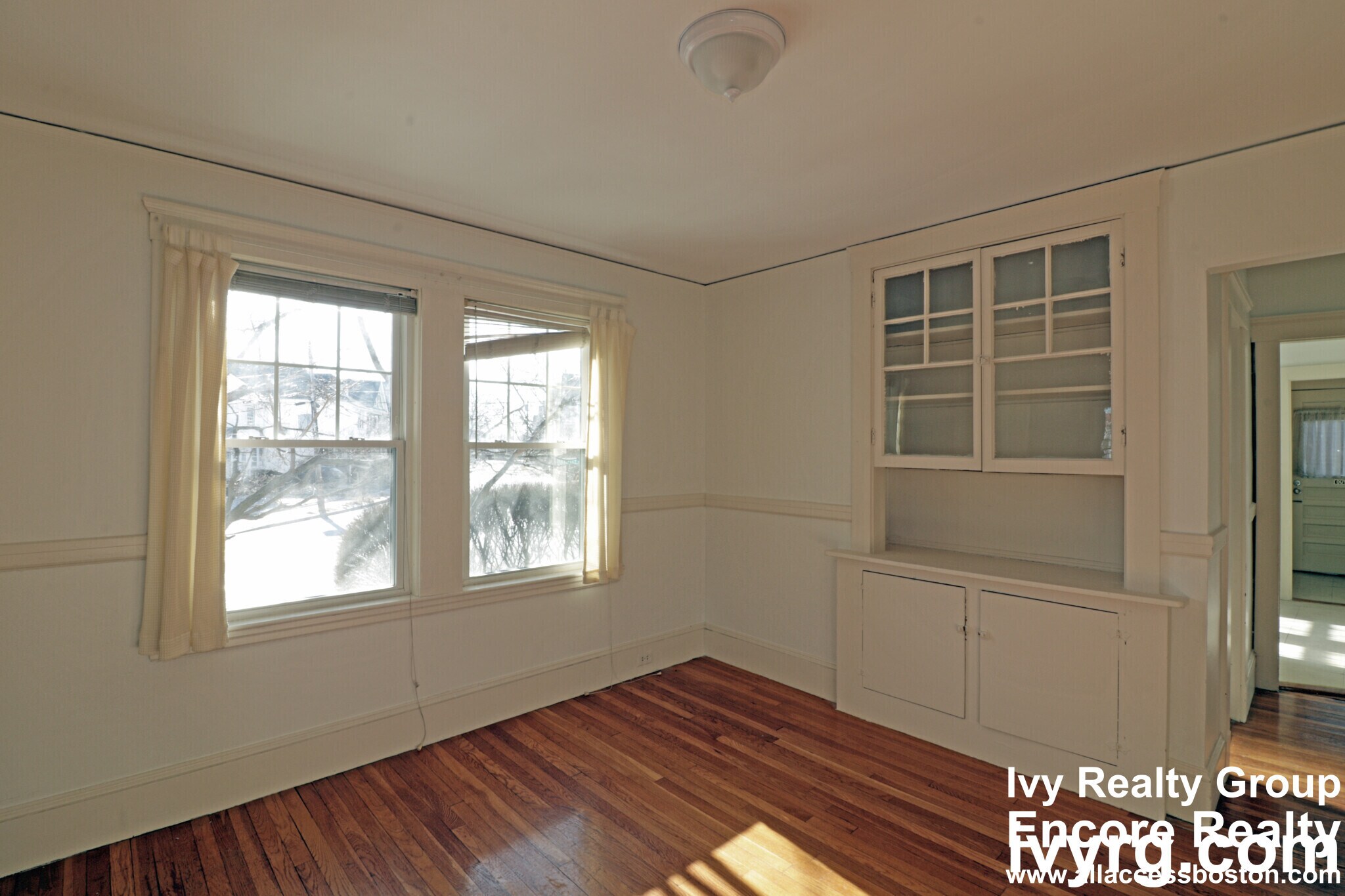 Building Photo - 52-54-54 Maplewood St