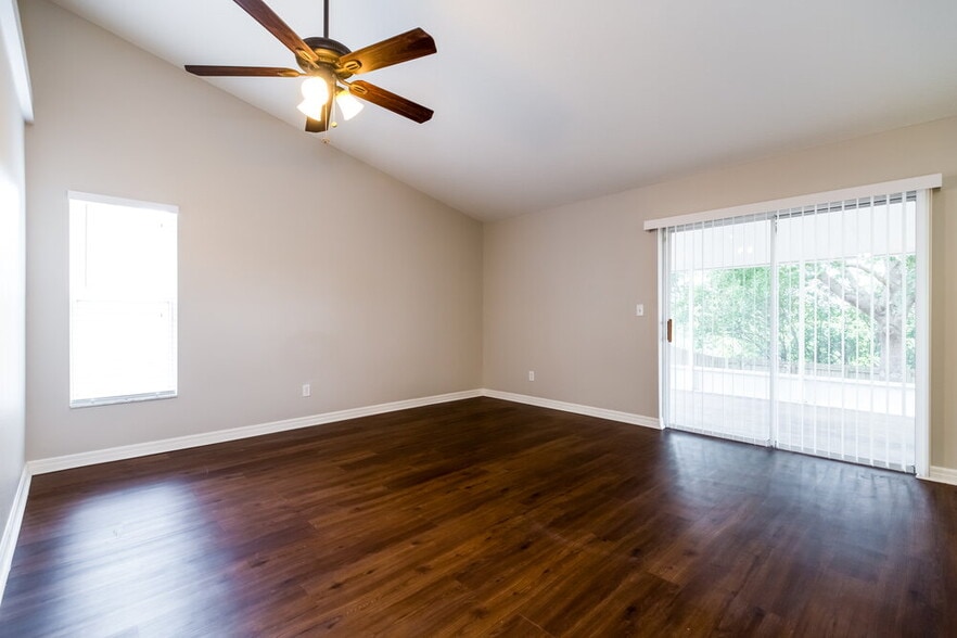 Building Photo - 15443 Margaux Dr