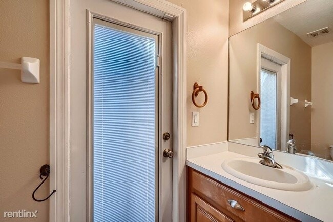 Building Photo - 4 br, 3.5 bath House - 4111 Balington Dr UNIT