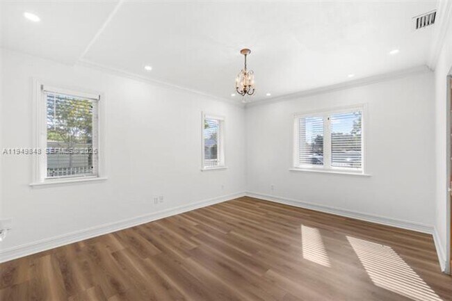 Building Photo - 3411 SW 27th St