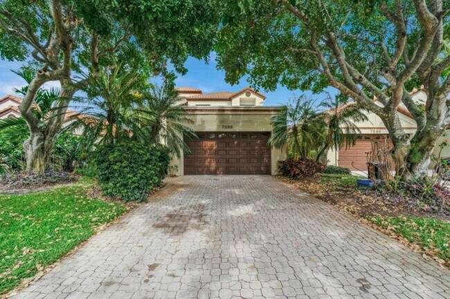 Building Photo - 7599 Mirabella Dr