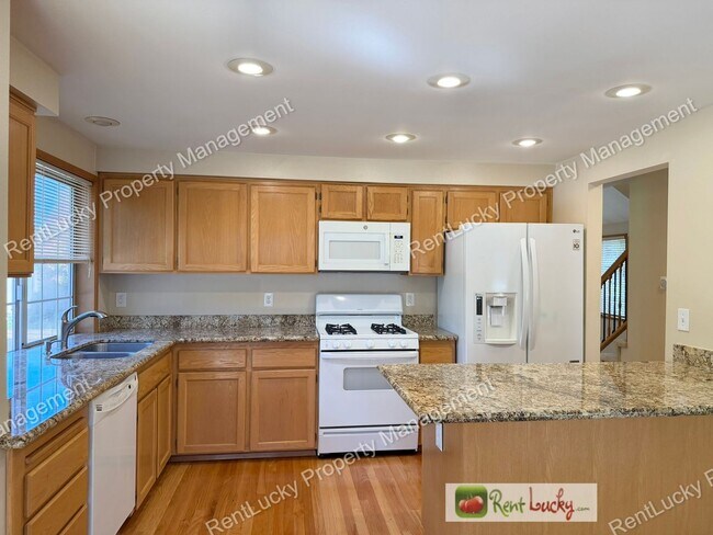 Building Photo - GORGEOUS 3 Bedroom Home in NE Tacoma! Spacious Yard, Beautiful Kitchen, and More!