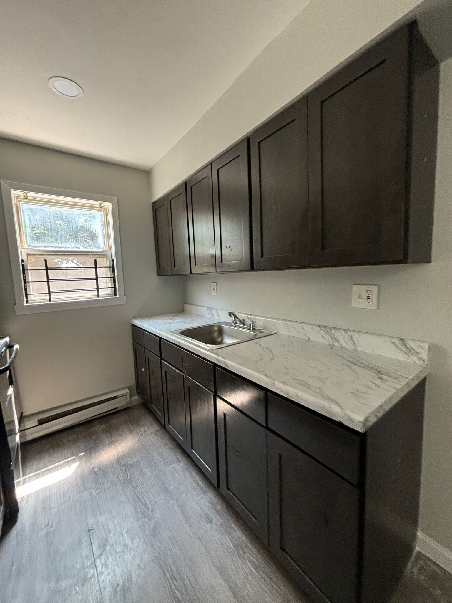 394 S 6th St 2L - 387 S 6th St
