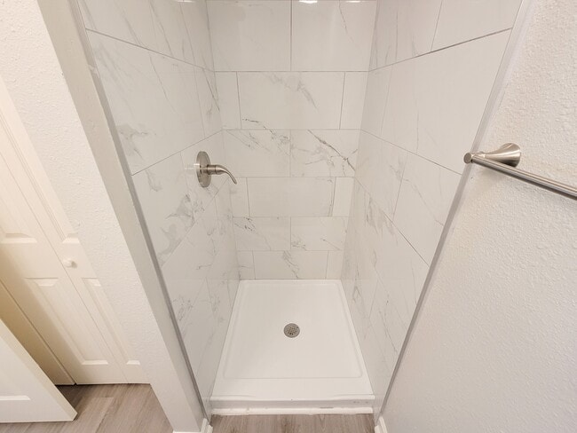 Building Photo - 2810 Forest Oaks Dr