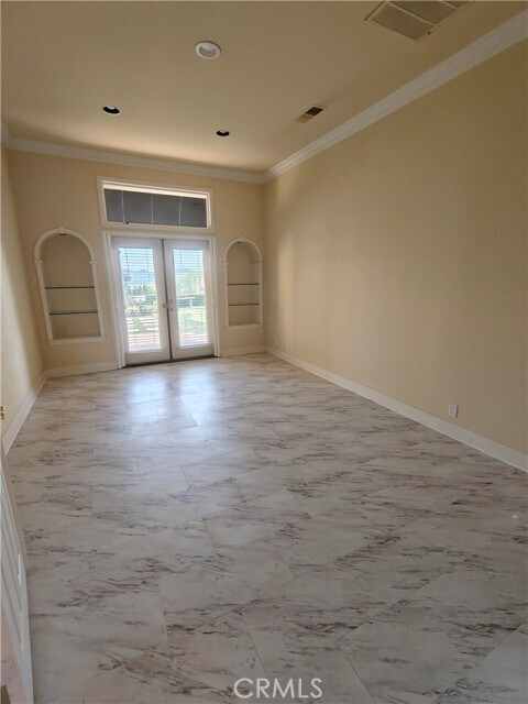 Building Photo - 27900 Mt Hood Way