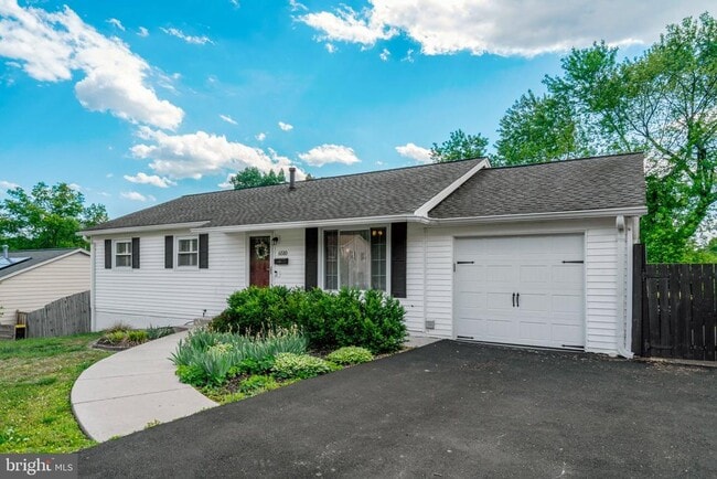 Building Photo - 6510 Carriage Dr