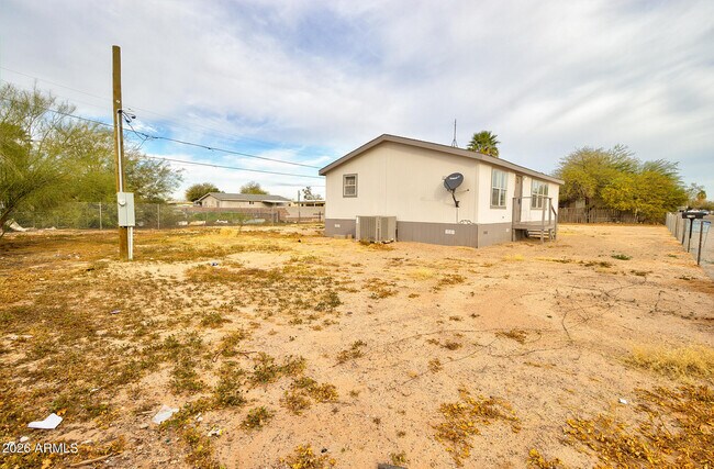 Building Photo - 5706 N Fuchsia St