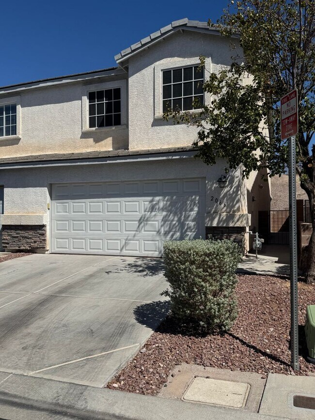 Building Photo - 2066 Cary Grant Ct