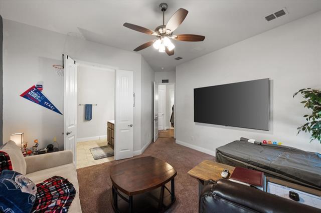 Building Photo - 2685 Venice Dr