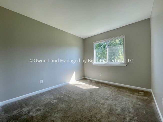 Building Photo - Fully Updated! 3 Bed Home Available to Rent