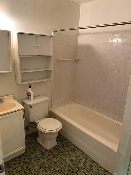 Building Photo - 126 Church St.