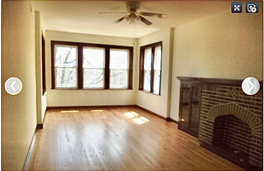 Building Photo - 2338 N Avers Ave