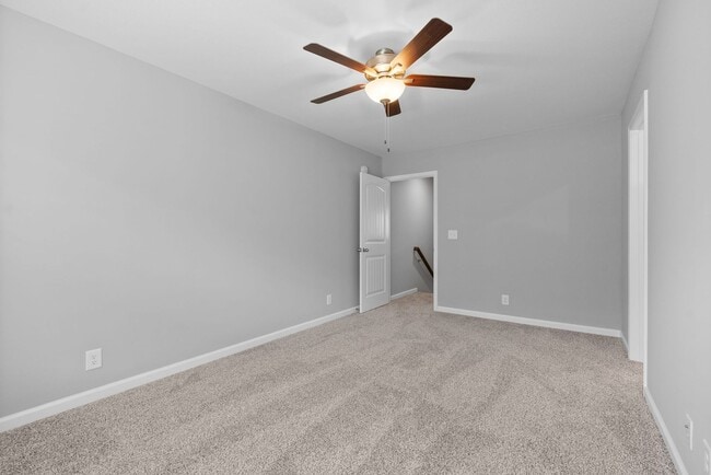 Building Photo - 2 Bedroom Condo For Rent Near Madison Street!