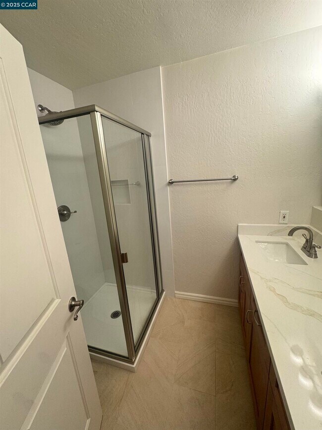 Building Photo - 1085 Murrieta Blvd