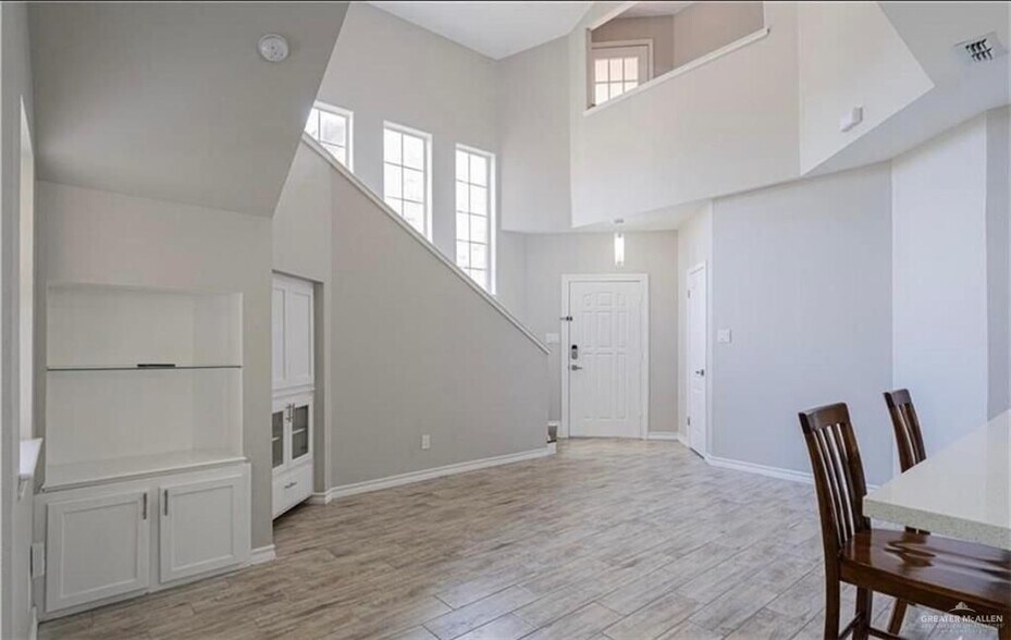 Building Photo - 3204 Black Oak Ln