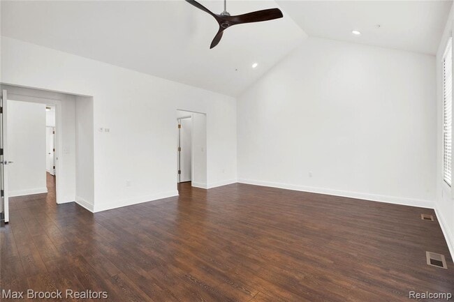 Building Photo - 431 S Eton St