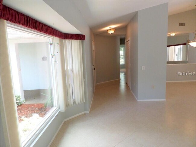 Building Photo - 3601 Garden Lakes Clenet