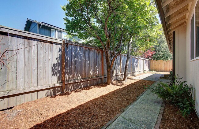 Building Photo - 3bd 2ba Ranch Style Home in North Salmon Creek - Avail Now!